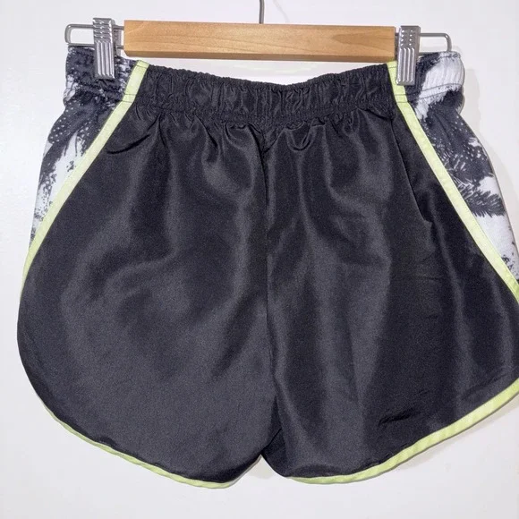 Danskin Now Running Shorts Women's Size S (4-6) Black Marble with Green Trim - Picture 3 of 6